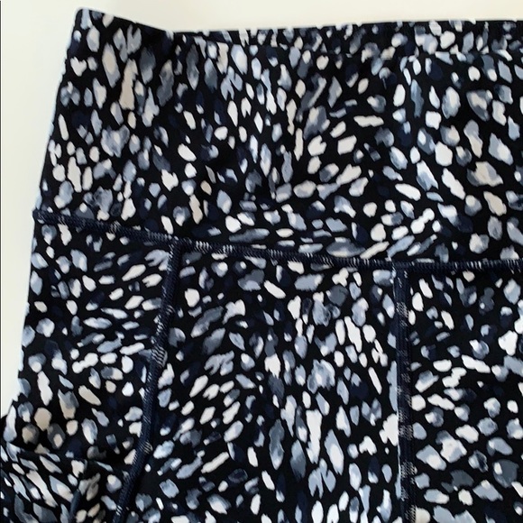 Athleta- Spotty All in Crop Leggings - Picture 2 of 6